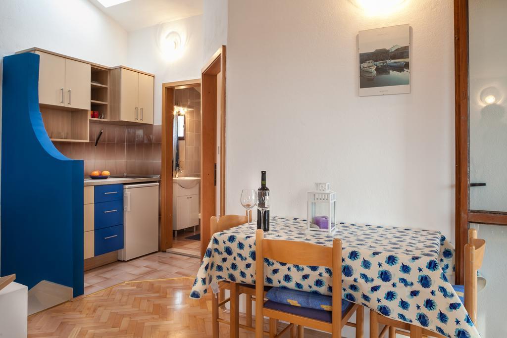 Kornelija 2 Apartment Подгора Стая снимка