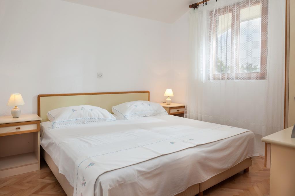 Kornelija 2 Apartment Подгора Стая снимка