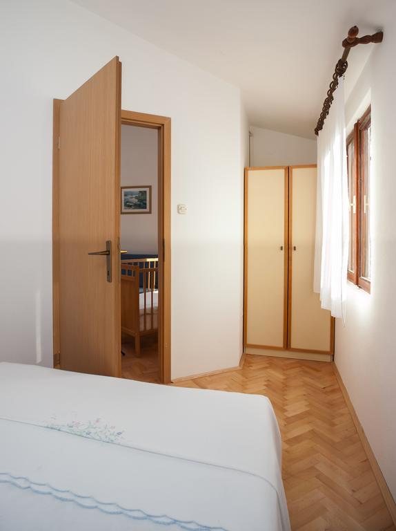 Kornelija 2 Apartment Подгора Стая снимка