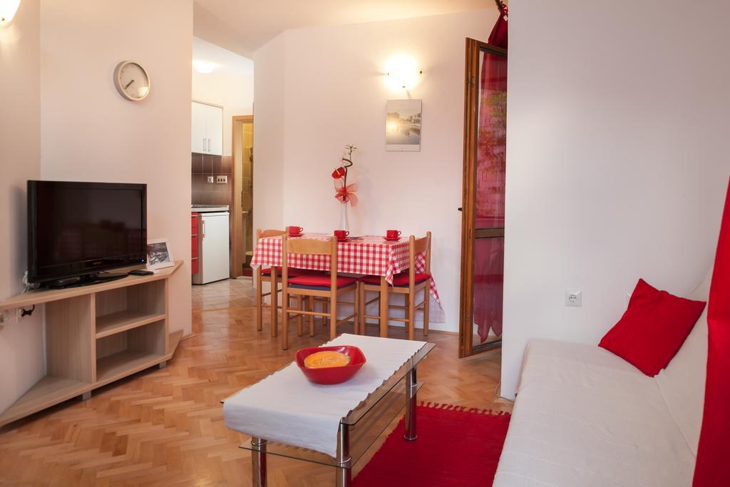 Kornelija 2 Apartment Подгора Стая снимка