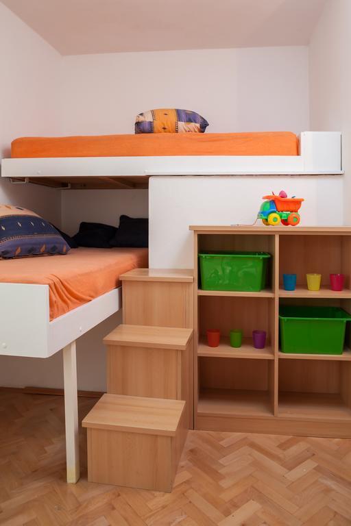 Kornelija 2 Apartment Подгора Стая снимка