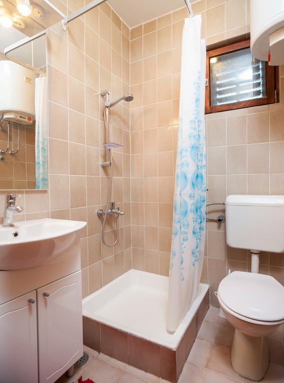 Kornelija 2 Apartment Подгора Стая снимка
