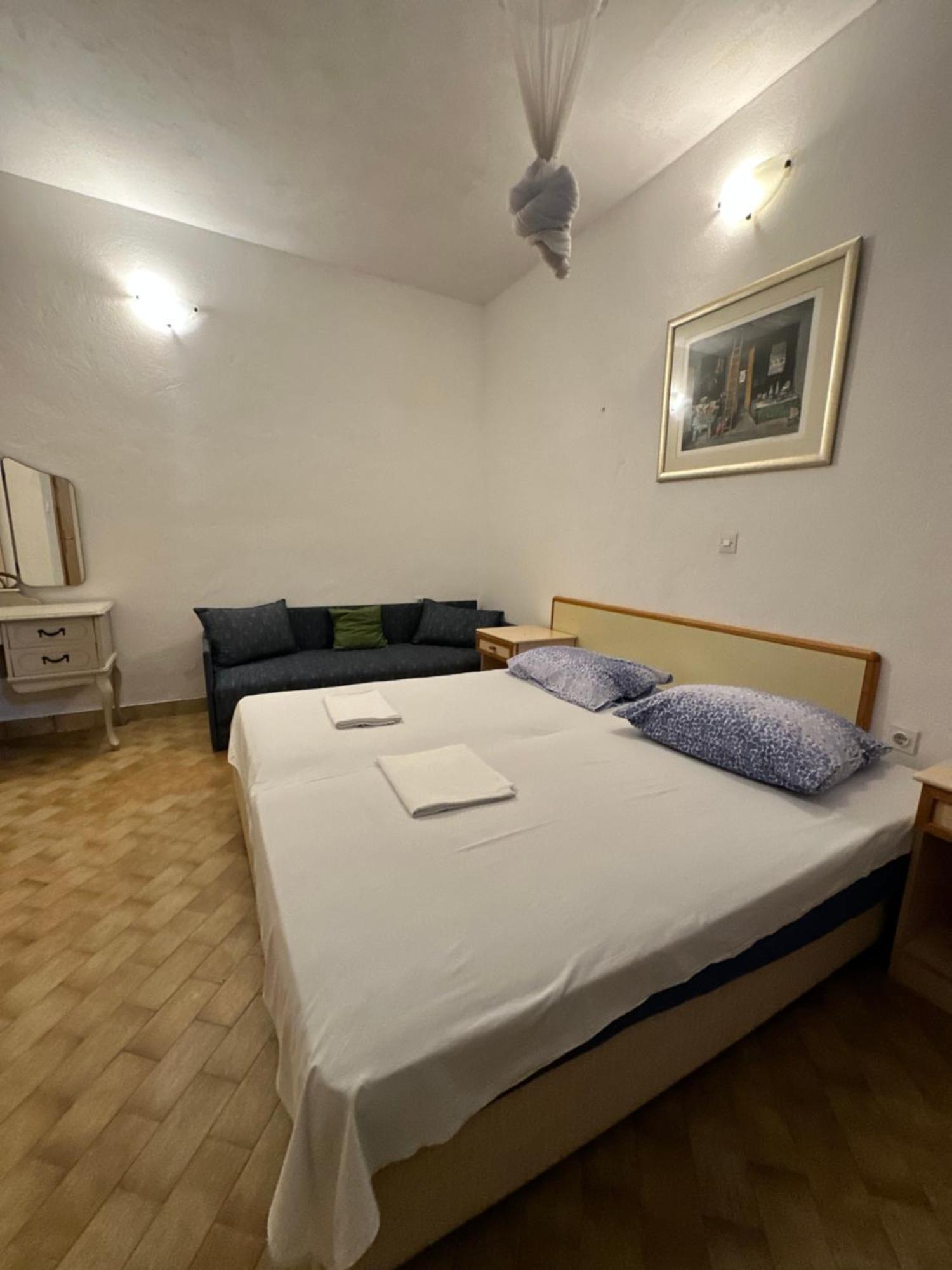 Kornelija 2 Apartment Подгора Екстериор снимка