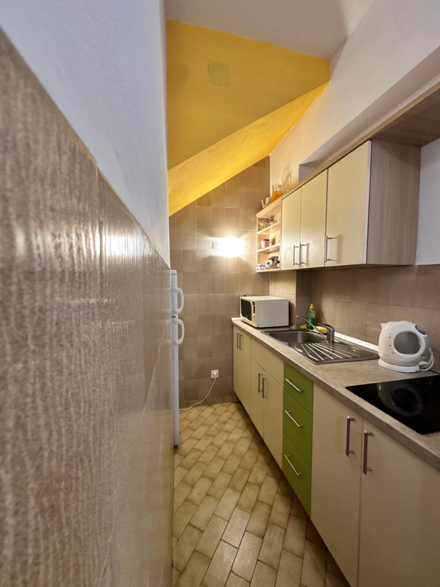 Kornelija 2 Apartment Подгора Екстериор снимка