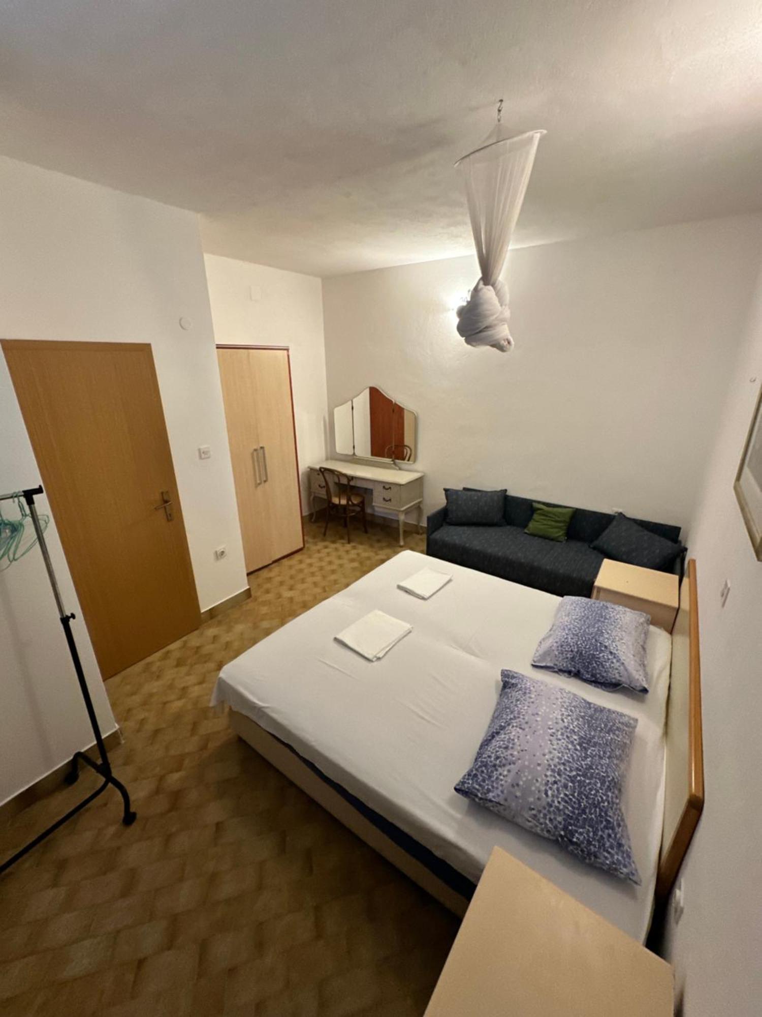 Kornelija 2 Apartment Подгора Екстериор снимка