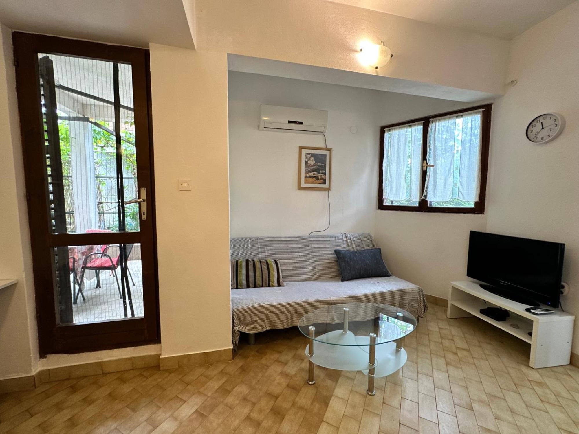 Kornelija 2 Apartment Подгора Екстериор снимка