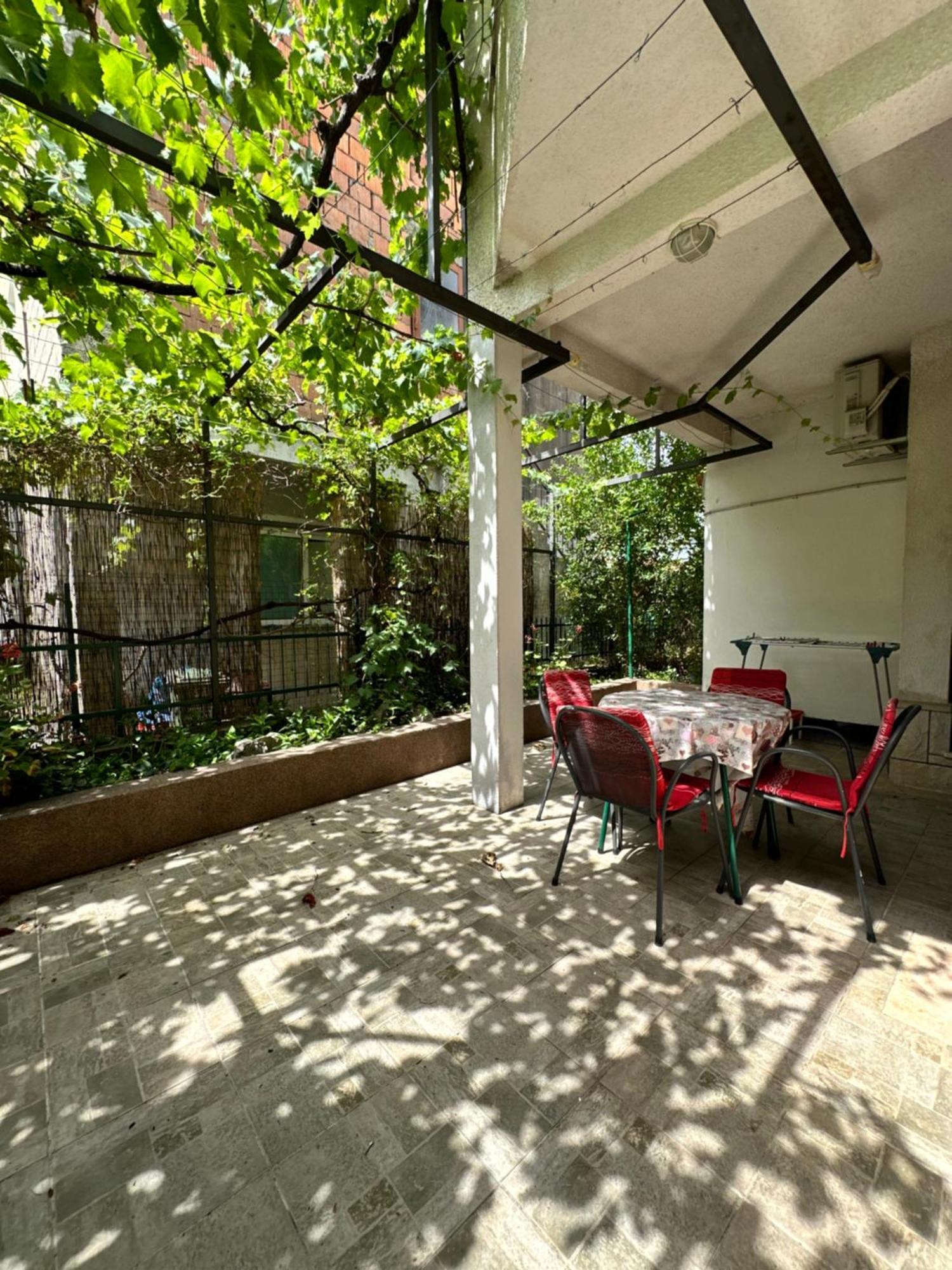 Kornelija 2 Apartment Подгора Екстериор снимка