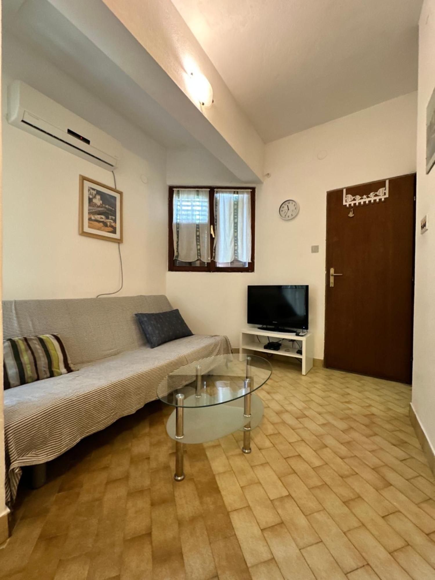 Kornelija 2 Apartment Подгора Екстериор снимка